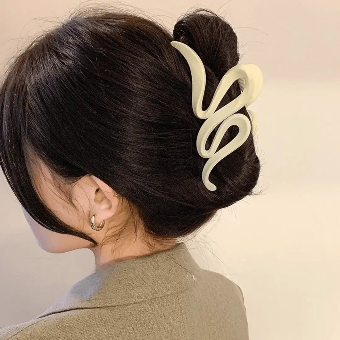 Sculpted Wave Claw Clip